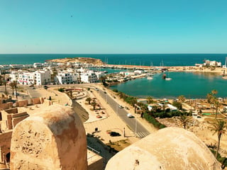 Uitzicht op haven in Tunesië