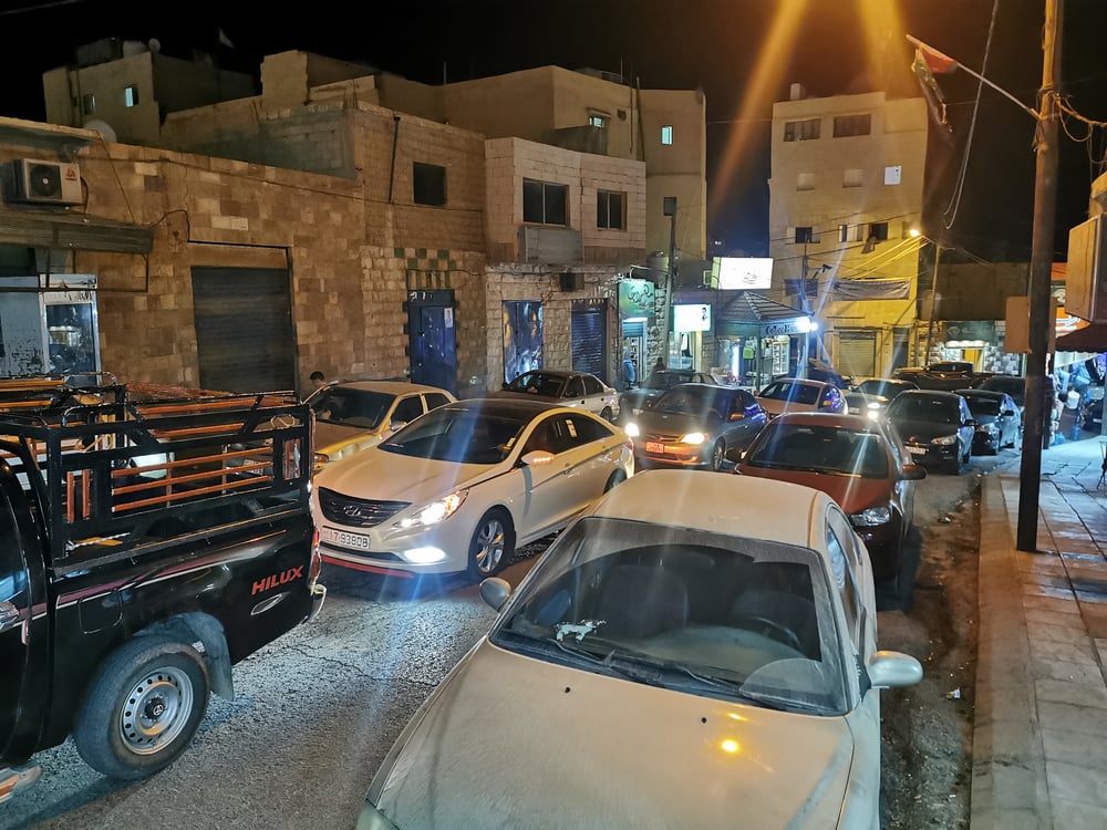 Het is lastig rijden in het donker in Jordanië