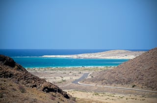 Doorkijk naar strand van La Paz