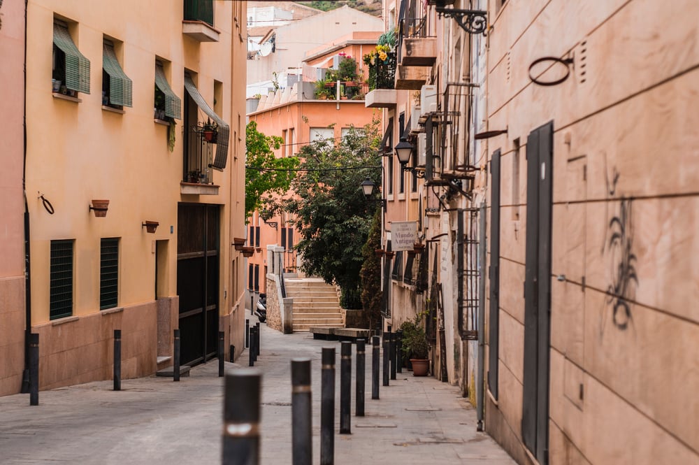 Straat in stadscentrum in Alicante, Spanje